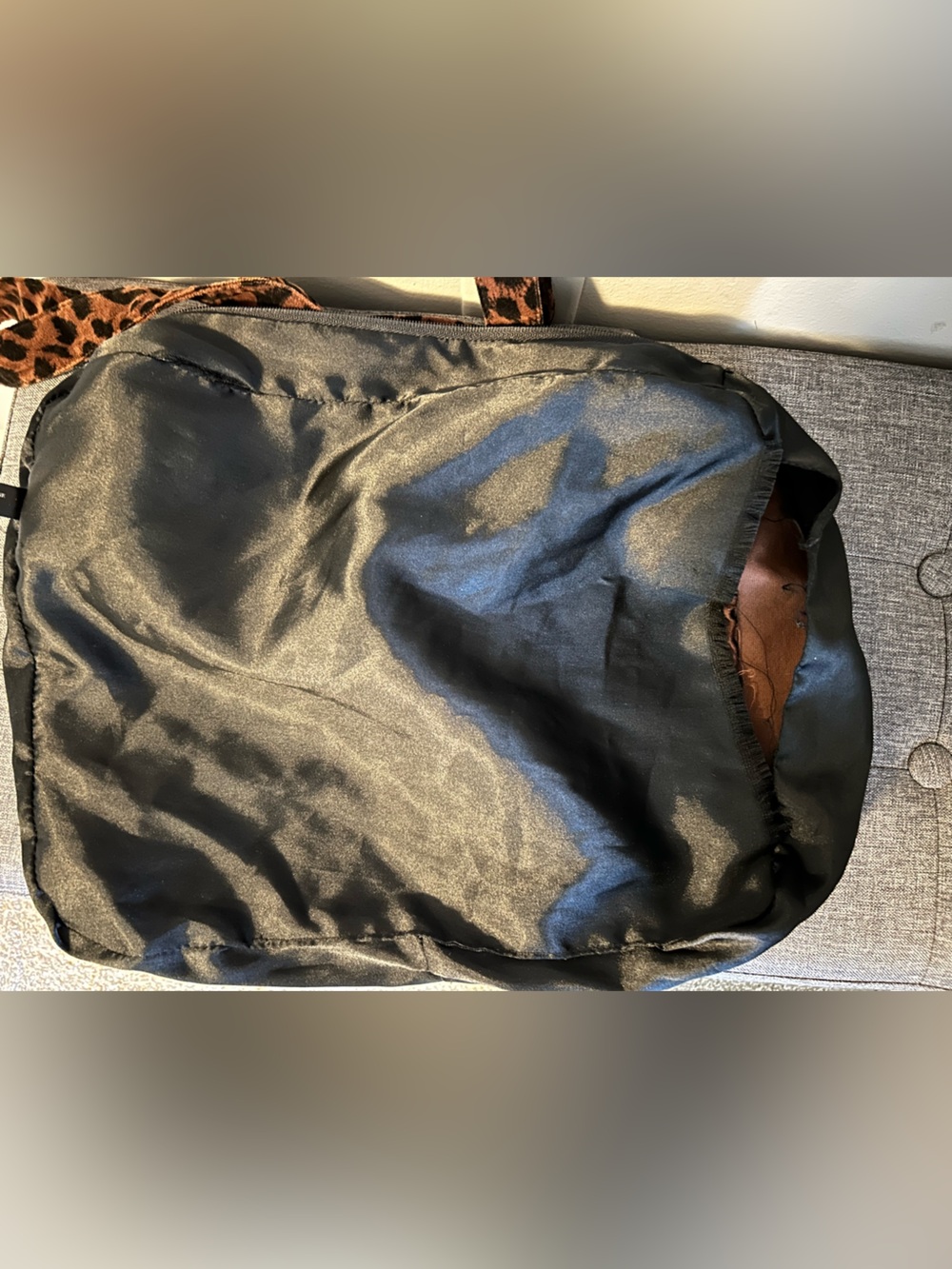 Betsey Johnson Large Leopard Print Tote Bag - Picture 5 of 6